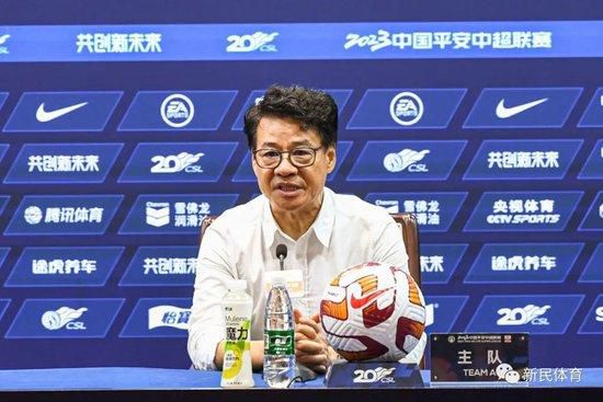 他在慕尼黑签下了合同，但最终梦想破灭了，我为这个孩子感到难过，这一切并不容易。